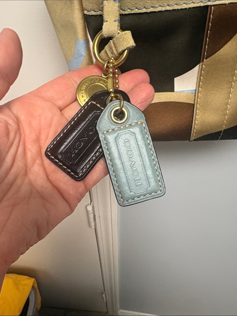 06' Vintage Coach Hampton Tote Style # 10112 - Picture 3 of 5